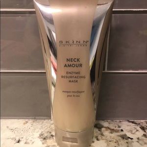 Skinn - Neck Amour Enzyme Resurfacing Mask